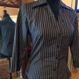 🌹pin-stripe Business Button up! 🌹